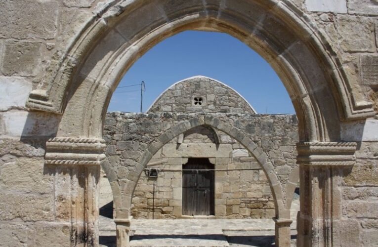 Τις αρχαιολογικές έρευνες του Πανεπιστημίου Κύπρου στην Παλαίπαφο στηρίζει ο όμιλος της Alpha Bank
