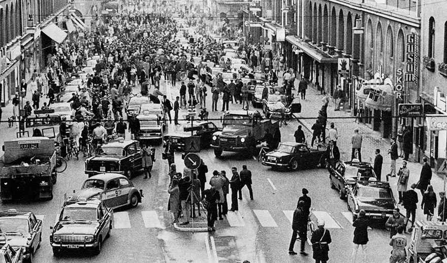 10. Όταν η Σουηδία άλλαξε από οδήγηση στα αριστερά, με οδήγηση στα δεξιά, το 1967