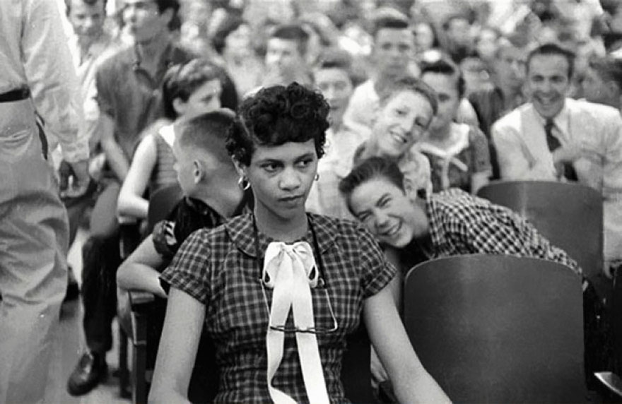 3. Η Dorothy Counts. Πρώτη Αφροαμερικανή φοιτήτρια στο Ηarry Harding High School το οποίο μέχρι το 1957 ήταν μόνο για άσπρους μαθητές.