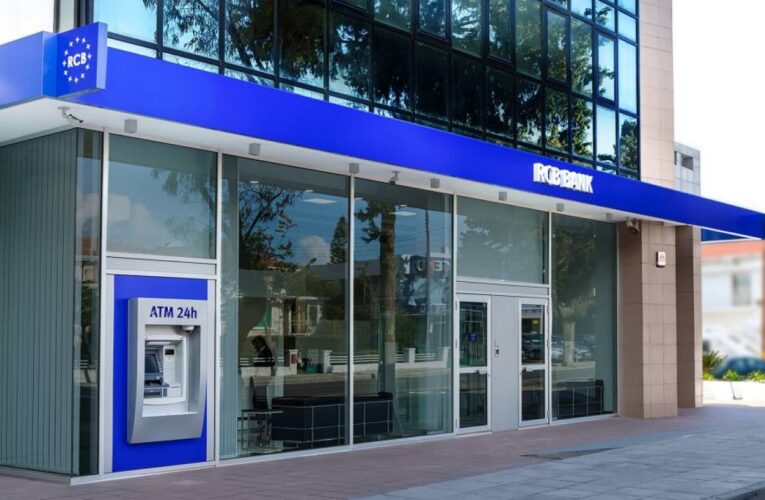 Η RCB Bank Ltd άνοιξε κατάστημα στην Πάφο