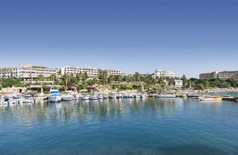 Εσύ ξέρεις ποιο είναι το μεγαλύτερο 5στερο ξενοδοχείο της Κύπρου;